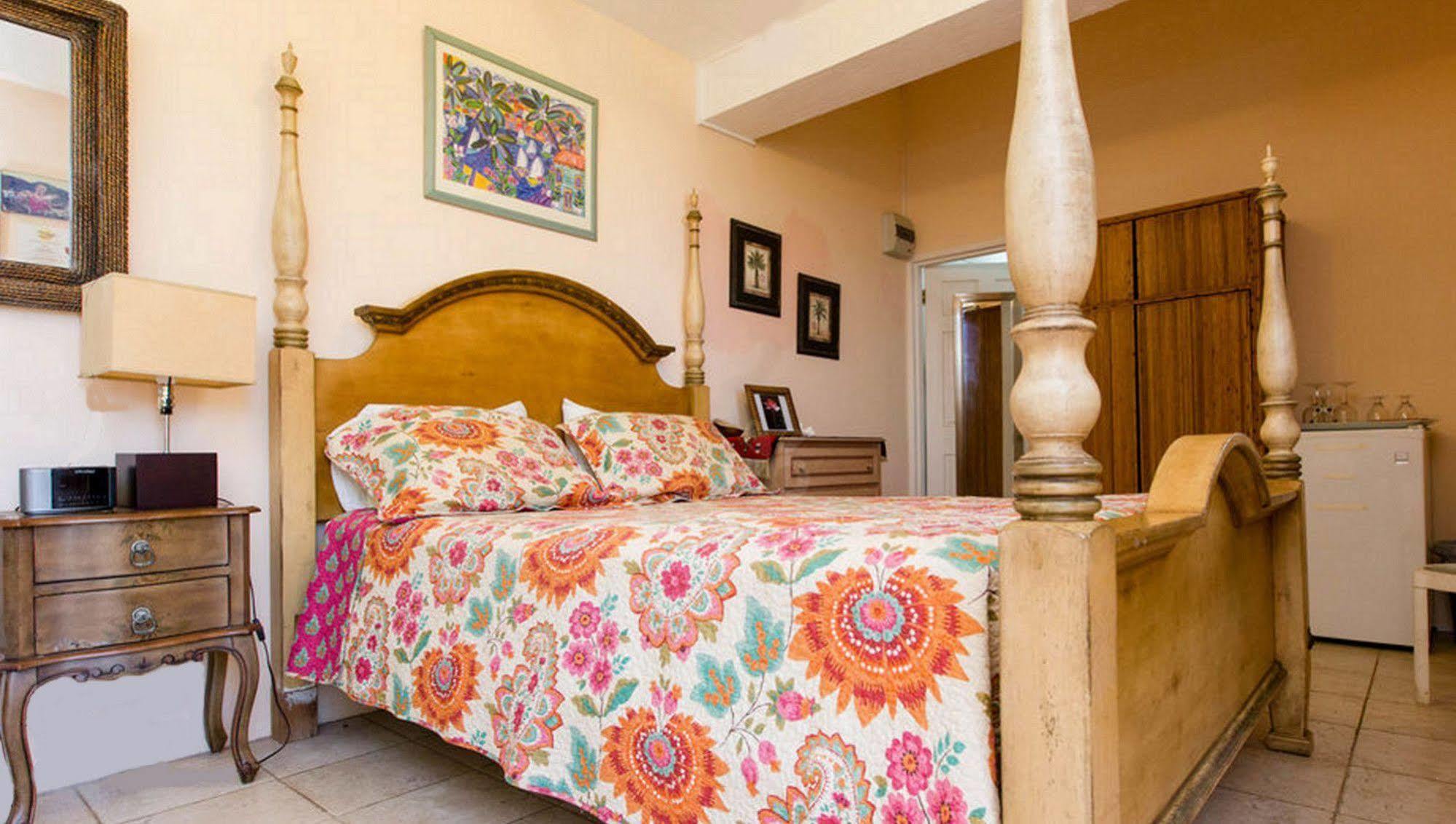 Nature'S Paradise Bed & Breakfast Marigot Bay Exterior photo