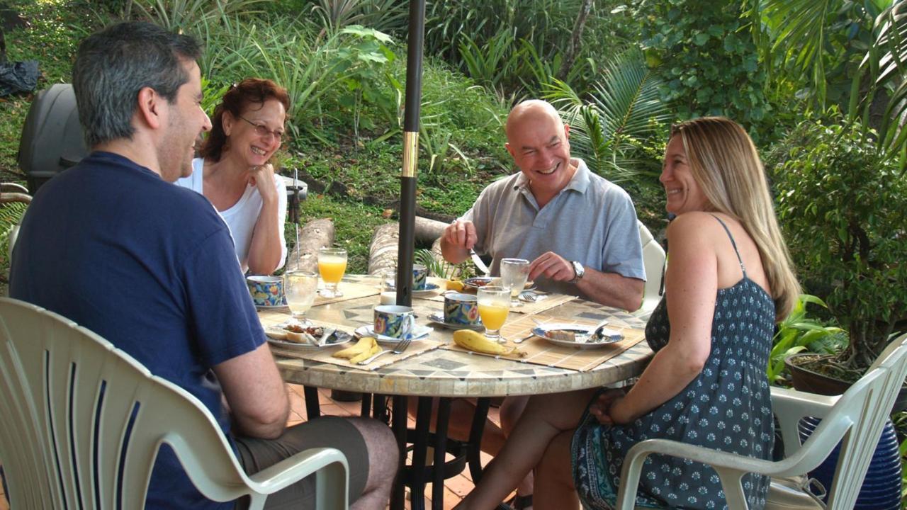 Nature'S Paradise Bed & Breakfast Marigot Bay Exterior photo